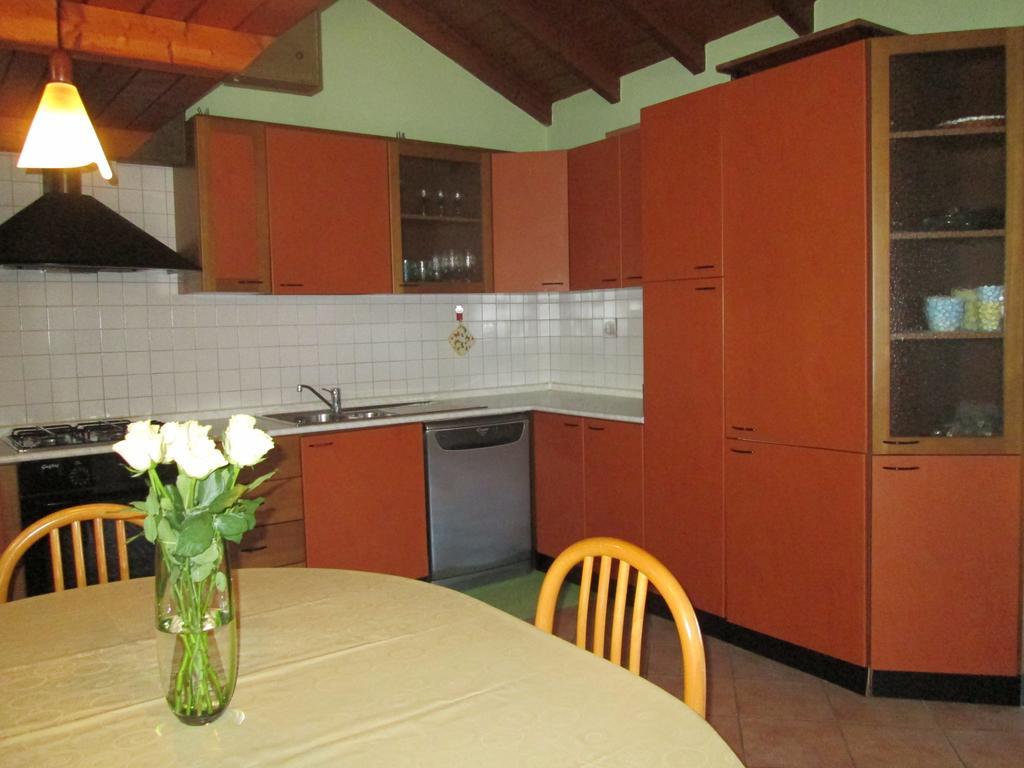 La Casa Del Borgo Bed & Breakfast Brissago-Valtravaglia Exterior photo