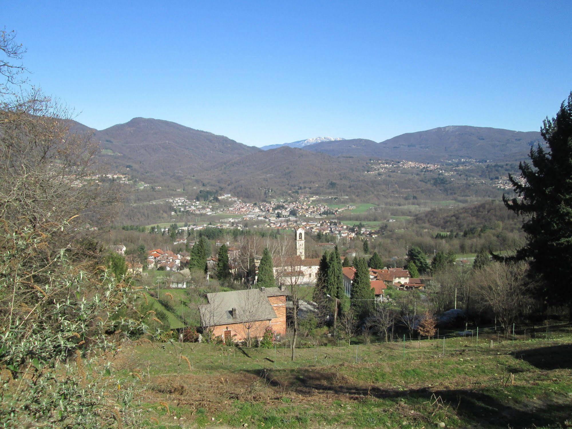 La Casa Del Borgo Bed & Breakfast Brissago-Valtravaglia Exterior photo